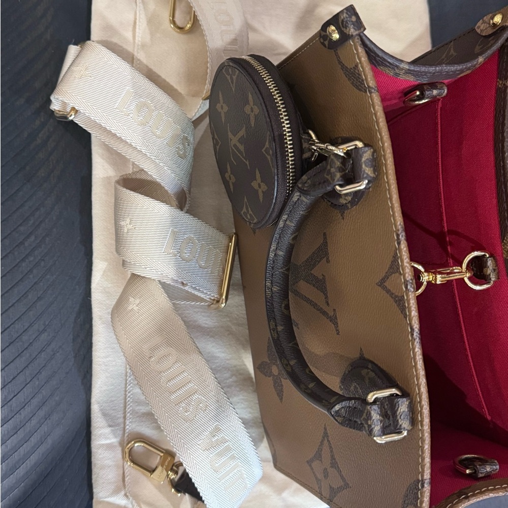 Louis Vuitton On The Go PM - Picture 10 of 15